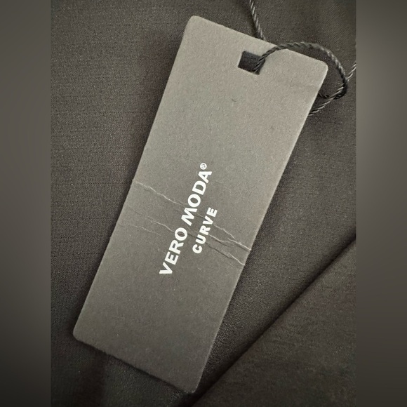 NWT Vero Moda Curve Mary Satin Draped Deep Neck Line Wrap Collarless Blouse - Picture 8 of 10